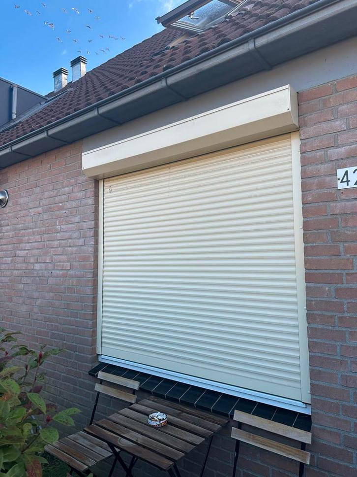 Zonnescherm / Rolluik - Crème, Doe-het-zelf en Verbouw, Rolluiken, Gebruikt, 100 tot 150 cm, 150 tot 200 cm, Crème of Beige, Ophalen