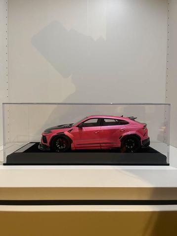 Lamborghini Urus Libertywalk 1:18 Metallic Pink beschikbaar voor biedingen
