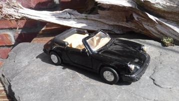 Porsche 911 SG schaalmodel beschikbaar voor biedingen
