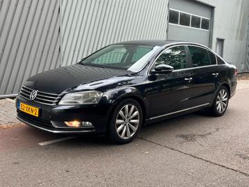 Volkswagen Passat 1.6 TDI 77KW Bluemotion Tech 2012 Zwart beschikbaar voor biedingen