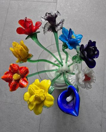 9 unieke handgeblazen bloemen  lengte ca 35 cm beschikbaar voor biedingen