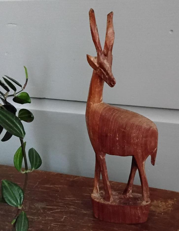 Vintage teakhouten hert - antilope - gazelle - houtsnijwerk, Antiek en Kunst, Curiosa en Brocante, Ophalen of Verzenden