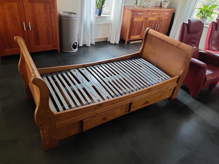 Sledebed eenpersoons 200x90 met verstelbare lattenbodem, Antiek en Kunst, Antiek | Meubels | Bedden, Ophalen of Verzenden