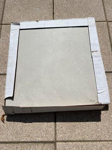 12 nieuwe tegels 60x60cm - in mooie neutrale kleur beschikbaar voor biedingen
