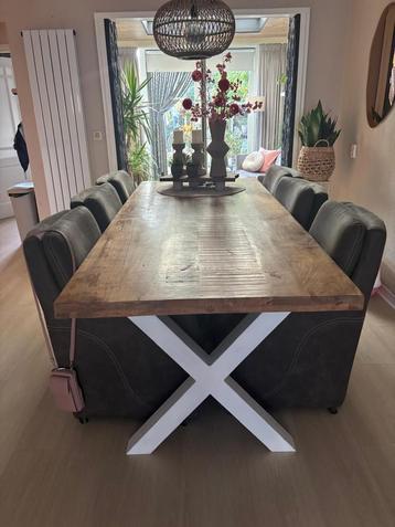 Mangohouten Eettafel met Metalen Onderstel beschikbaar voor biedingen