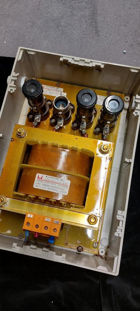 2 stuks zware Transformator  12 of 24  volt - 2 x 300VA, Hobby en Vrije tijd, Elektronica-componenten, Ophalen of Verzenden