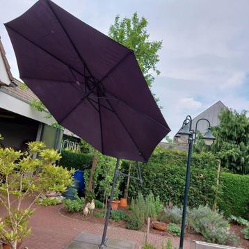 Zweefparasol wentelbaar 300 cm doorsnede beschikbaar voor biedingen