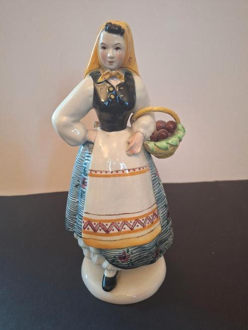 Vintage trevir beeldje keramiek. Zeldzaam, oud & Italiaans, Antiek en Kunst, Antiek | Keramiek en Aardewerk, Ophalen of Verzenden