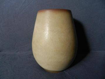 Ellipsvormige vaas door Fris Edam, model 504 hxd 16,7 x 12,9 beschikbaar voor biedingen