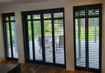 28 moderne shutters/louvredeuren, antraciet-grijs RAL 7016 beschikbaar voor biedingen