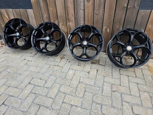 Velgen Stelvio /159, Auto-onderdelen, Banden en Velgen, Velg(en), Zomerbanden, 20 inch, 225 mm, Personenwagen, Gebruikt, Ophalen of Verzenden