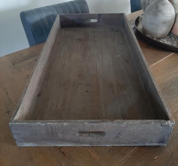 Houten dienblad beschikbaar voor biedingen