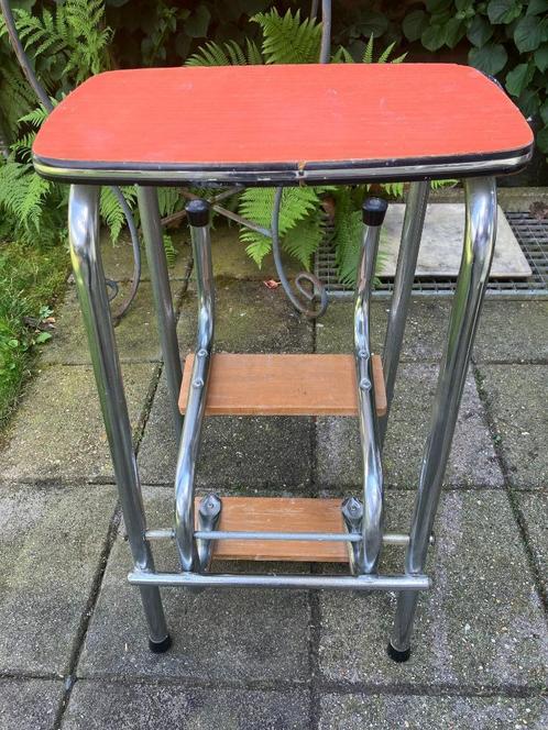 Vintage retro keukentrap/kruk plantentafeltje jaren 70, Doe-het-zelf en Verbouw, Ladders en Trappen, Gebruikt, Trap, Minder dan 2 meter