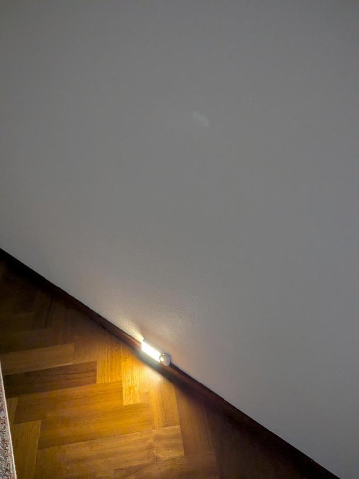 4 Nachtlampjes 12x4x1,5cm wit oplaadbaar met sensor (Nieuw), Huis en Inrichting, Lampen | Losse lampen, Nieuw, Led-lamp, E27 (groot)