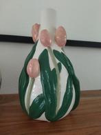 Te koop, mooie nieuwe vaas met opgelegde tulpen., Huis en Inrichting, Ophalen, Aardewerk of Porselein, Minder dan 50 cm