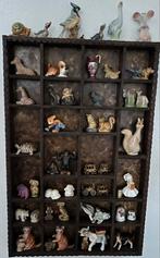 2 Letterbakken waarvan 1 met Miniatuur Beeldjes, Ophalen, Gebruikt