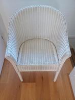 2  rieten (tuin) stoelen wit t.e.a.b., Huis en Inrichting, Stoelen, Ophalen, Zo goed als nieuw, Wit, Twee