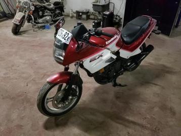 Projectmotor, 2 halve  GPZ500S GPZ 500 EX 500  beschikbaar voor biedingen