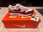 Nike Air Max 1 '87 Stranger Things - 46, Kleding | Heren, Schoenen, Overige kleuren, Nike, Nieuw, Ophalen of Verzenden