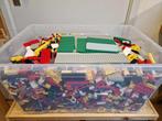 Grote bak ongesorteerde lego ca 11 kilo / kg jaren 80/90, Kinderen en Baby's, Speelgoed | Duplo en Lego, Ophalen of Verzenden