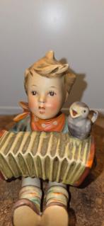 Hummel beeldje - Accordeon Speler met Vogel, Ophalen of Verzenden