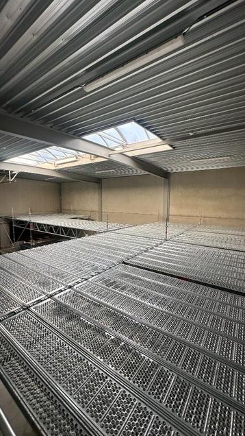 80m2 Stalen vloerelementen voor steiger beschikbaar voor biedingen