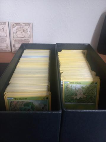 Bulk pokemonkaarten. +-900 beschikbaar voor biedingen