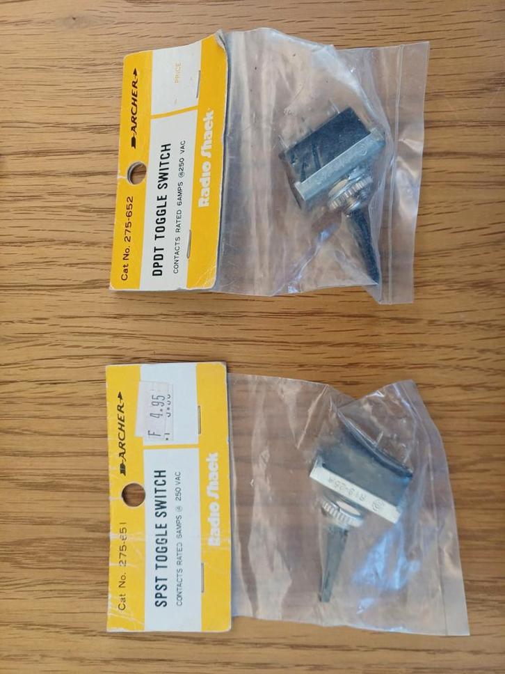 DPDT/SPST Toggle Schakelaars - Radio Shack Archer, Doe-het-zelf en Verbouw, Elektra en Kabels, Ophalen of Verzenden