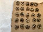 25 speldjes Mercedes, Verzamelen, Speldjes, Pins en Buttons, Ophalen of Verzenden