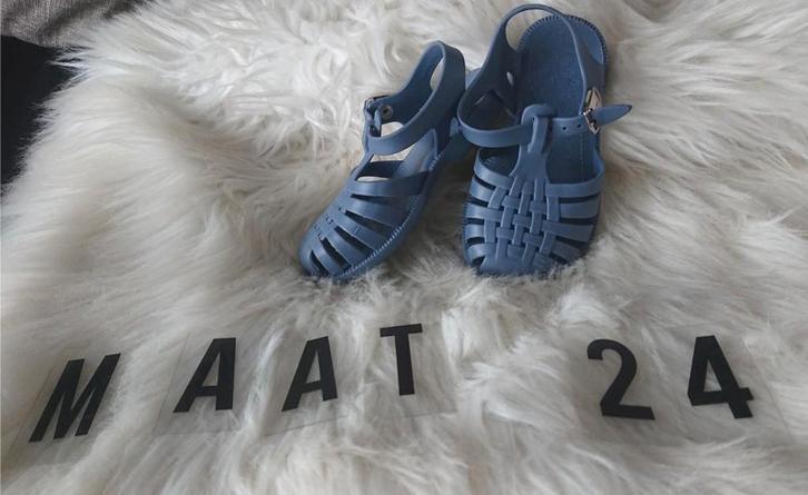 Waterschoenen blauw maat 24 (NIEUW), Kinderen en Baby's, Kinderkleding | Kinder-zwemkleding, Nieuw, Zwemschoenen, Overige maten