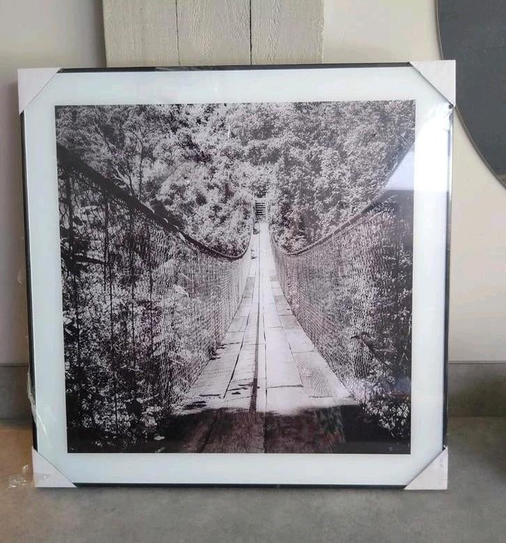 Zwart wit foto Hangbrug in lijst nieuw, Ophalen, Minder dan 50 cm, Nieuw, Minder dan 50 cm