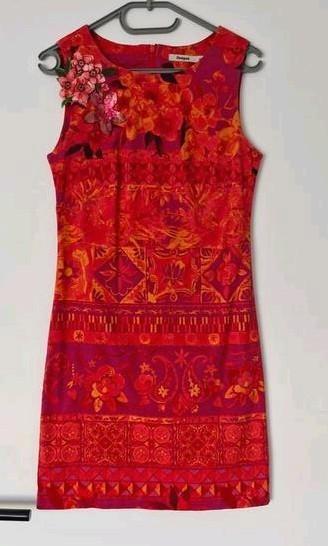Desigual jurk met geborduurde bloemen beschikbaar voor biedingen