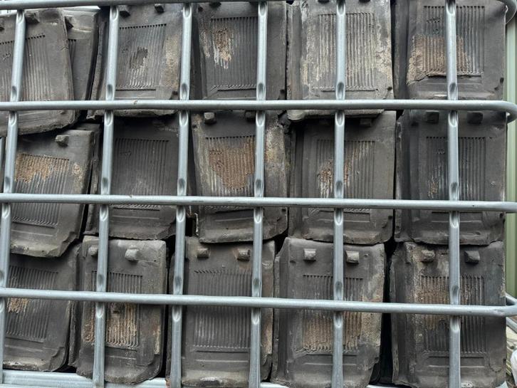 1500st. tuile du nord tdn grijs gesmoorde dakpannen 28x21cm., Tuin en Terras, Tegels en Klinkers, Gebruikt, Overige typen, Overige materialen