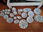 Vintage Enoch Wedgwood Tunstall Blue Heritage Onion Servies, Ophalen, Gebruikt, Wedgwood, Aardewerk