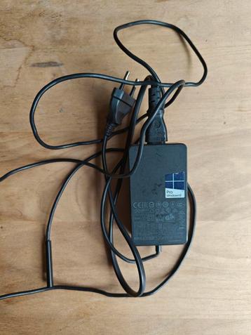 Surface Pro 5/6/7 oplader beschikbaar voor biedingen