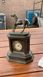 Metalen klok met paard, Ophalen of Verzenden