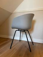 Hay about a chair AAC26 stoel met zwart onderstel, Huis en Inrichting, Stoelen, Grijs, Ophalen of Verzenden, Zo goed als nieuw