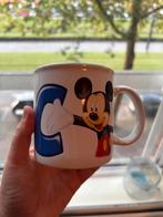 Disney mok Mickey Mouse - letter C, Verzamelen, Disney, Ophalen of Verzenden, Mickey Mouse, Zo goed als nieuw, Servies