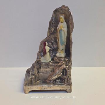 vintage Frans Lourdes metalen  religieuze beeldje /ornament beschikbaar voor biedingen