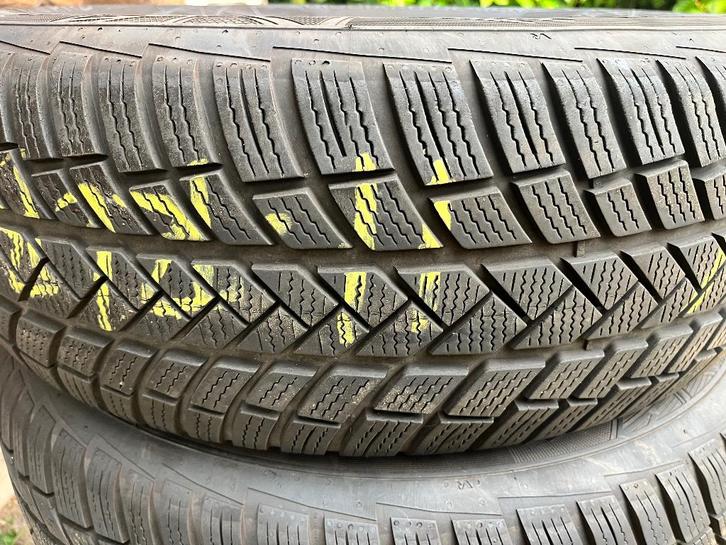 Vredestein Winterbanden Set 235 65 17H, Auto-onderdelen, Banden en Velgen, Band(en), Winterbanden, 17 inch, 235 mm, Gebruikt, Ophalen of Verzenden