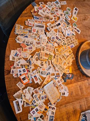 verzameling postzegels beschikbaar voor biedingen