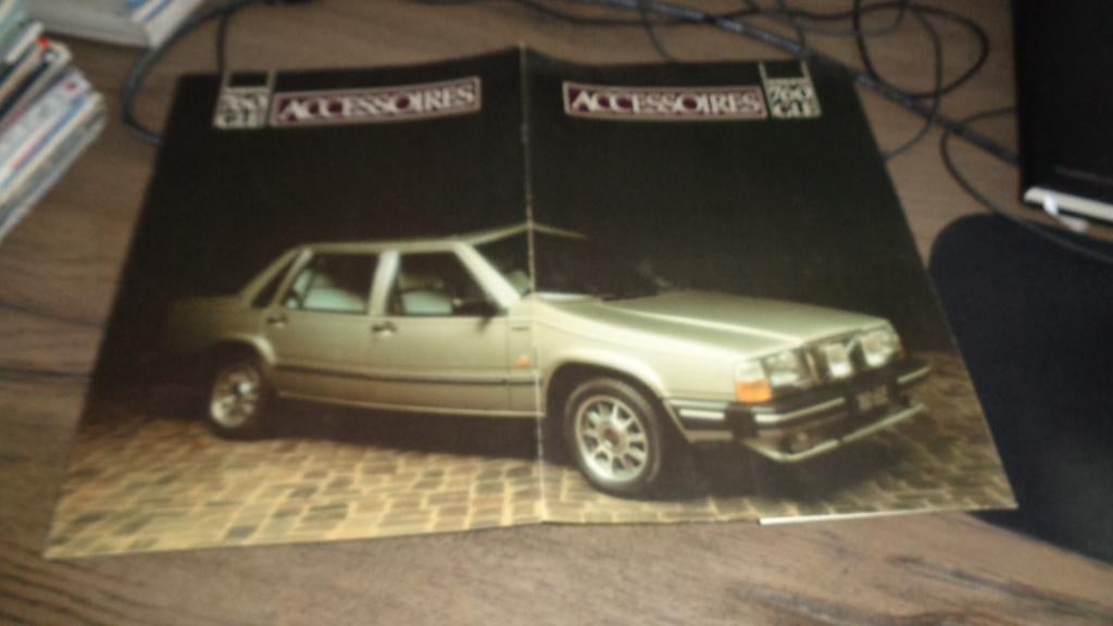 Folder VOLVO  760 GLE   ACCESSOIRES   1982, Verzenden, Zo goed als nieuw, Volvo
