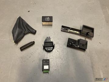 Bmw E32 dashboard delen klok slot hoes pook  7-serie E34 m beschikbaar voor biedingen