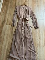 Abayatichic abaya + bijpassende jurk, Verzenden, Zo goed als nieuw, Roze, Onder de knie