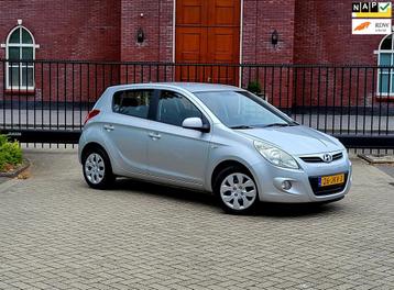 Hyundai I20 1.4i DynamicVersion / AUTOMAAT / Airco / 5 deurs beschikbaar voor biedingen