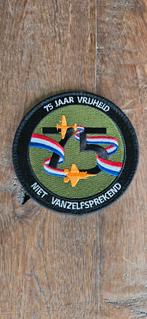 75 jaar vrijheid badge Klu, Ophalen of Verzenden, Nieuw, Patch, Badge of Embleem
