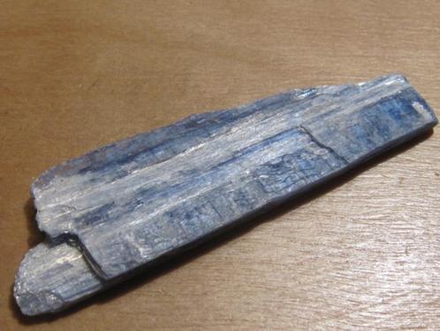 mi. 4x ruwe edelsteen BLAUWE KYANIET (4), Verzamelen, Mineralen en Fossielen, Mineraal, Verzenden
