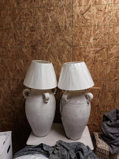 2 grote kruiklampen met of zonder kap., Huis en Inrichting, Lampen | Lampenkappen, Nieuw, Rond, Wit, Grijs, Ophalen