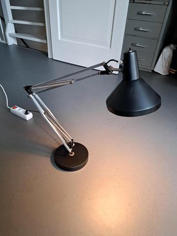 Vintage architectenlamp beschikbaar voor biedingen
