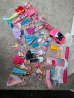 Groot Barbie Pakket met ambulance, auto en poppen, Ophalen of Verzenden, Gebruikt, Barbie